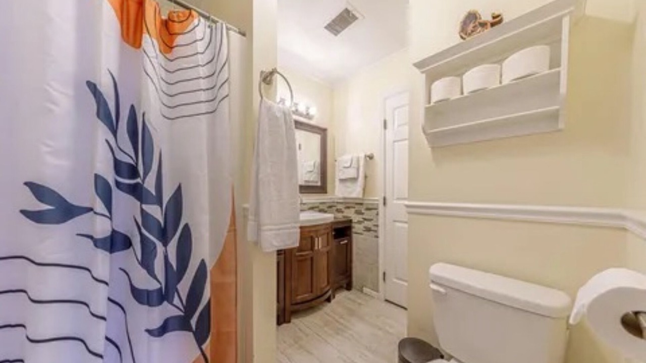 Photo of Bathroom in Inglefield