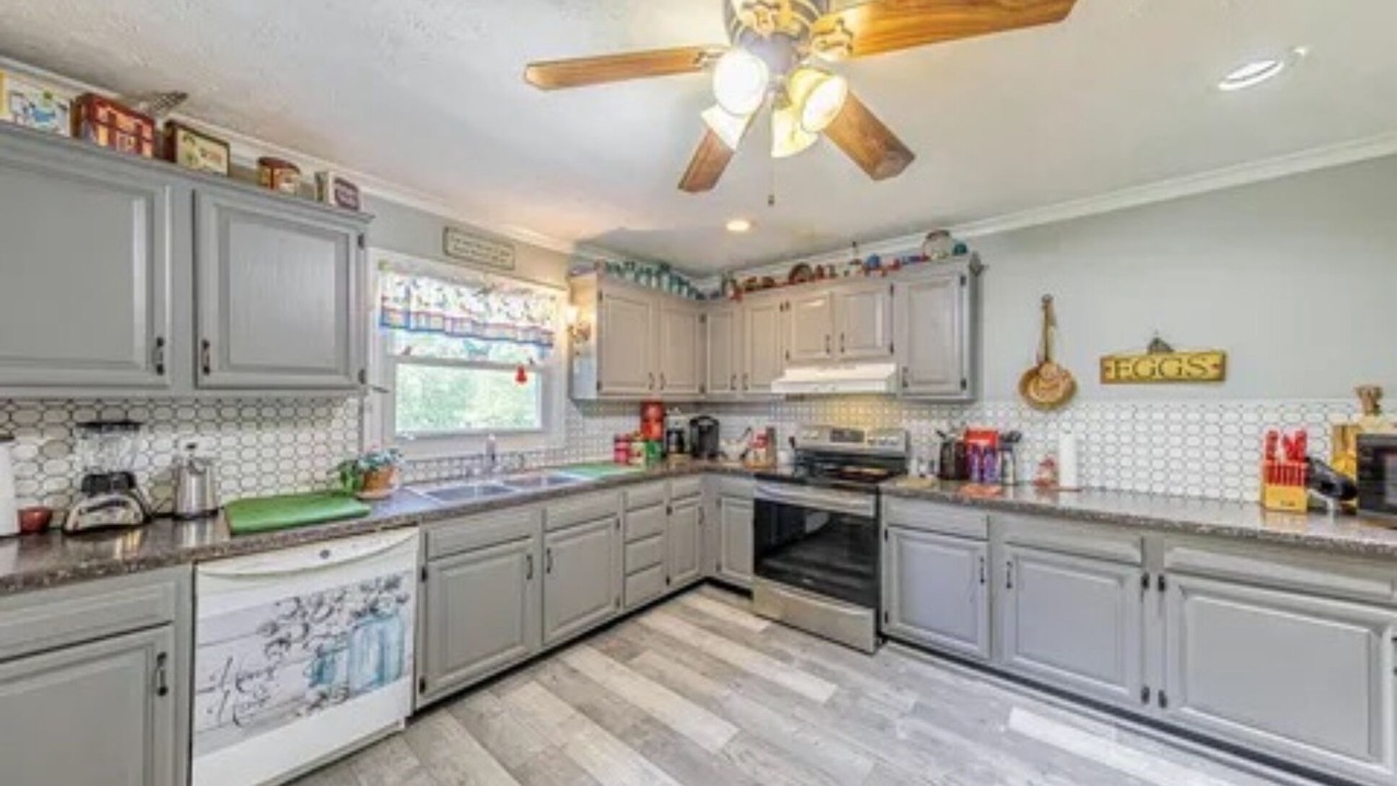 Photo of Kitchen in Inglefield