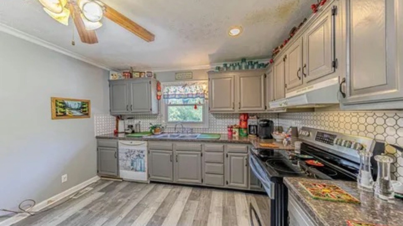 Photo of Kitchen in Inglefield