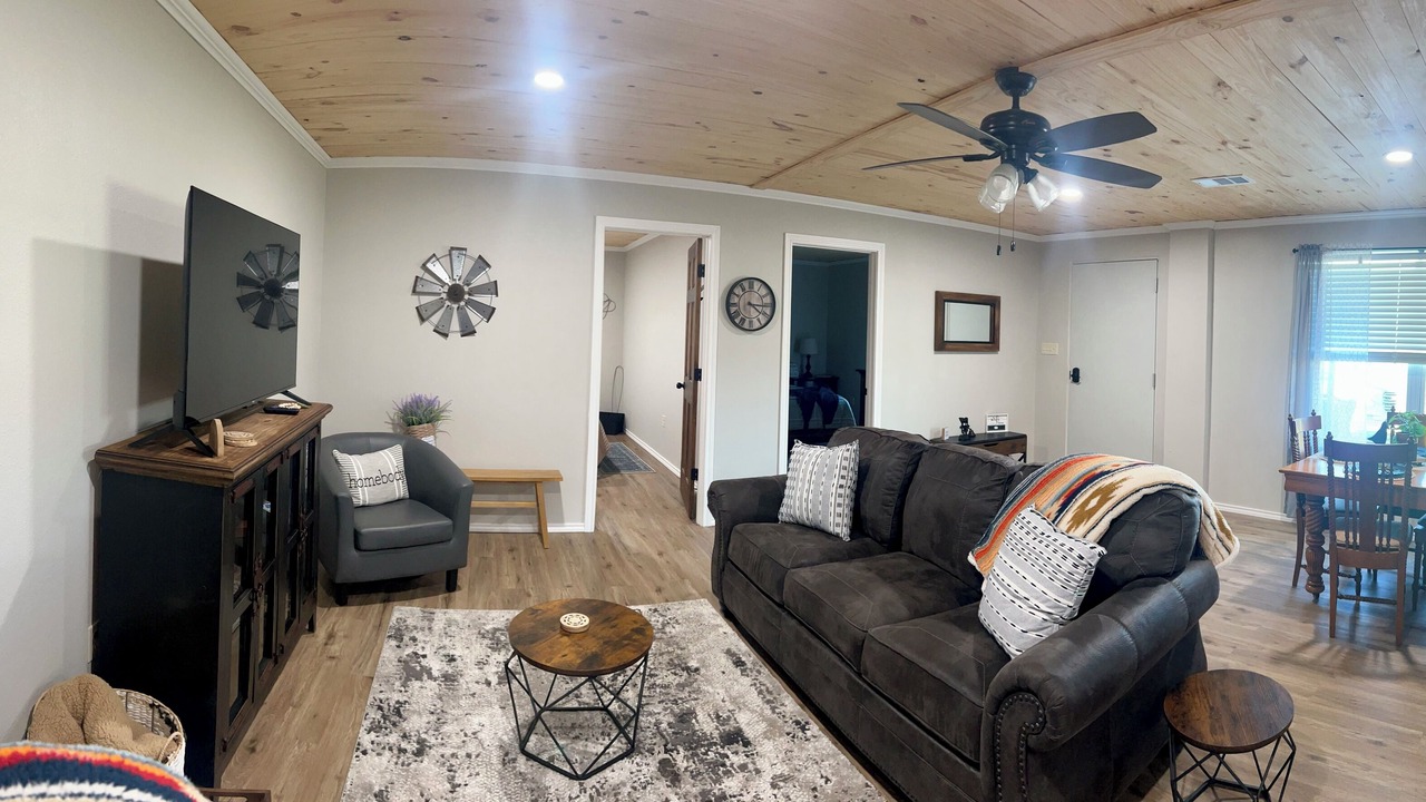 Photo of Livingroom in Lone Oak