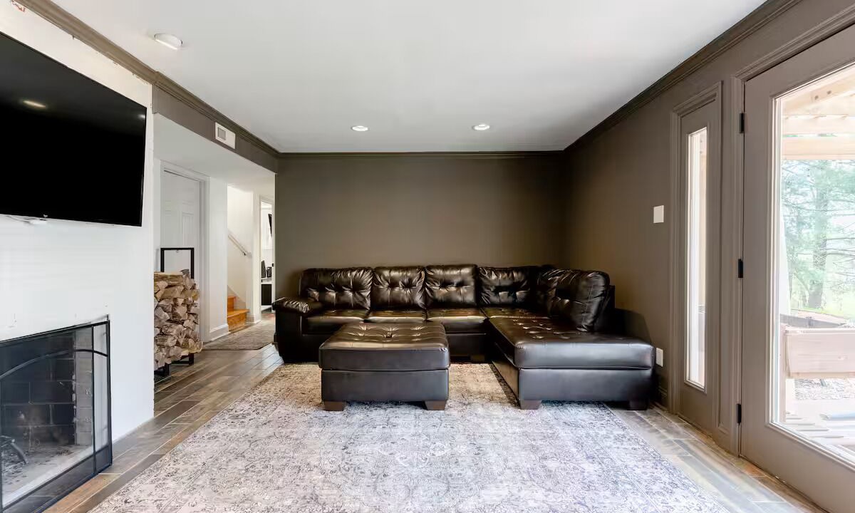 Photo of Livingroom in Des Peres