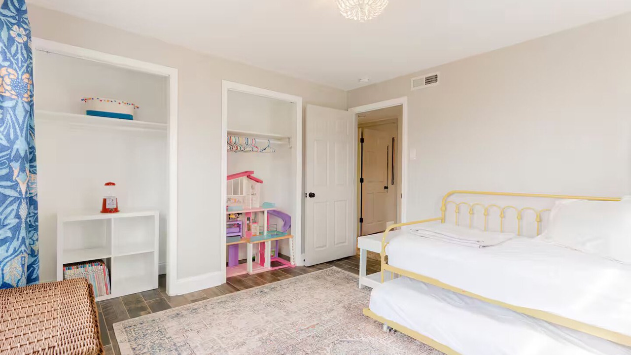Photo of Bedroom in Des Peres