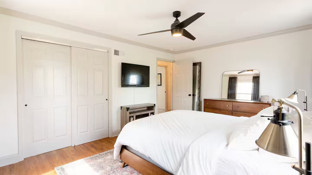 Photo of Bedroom in Des Peres