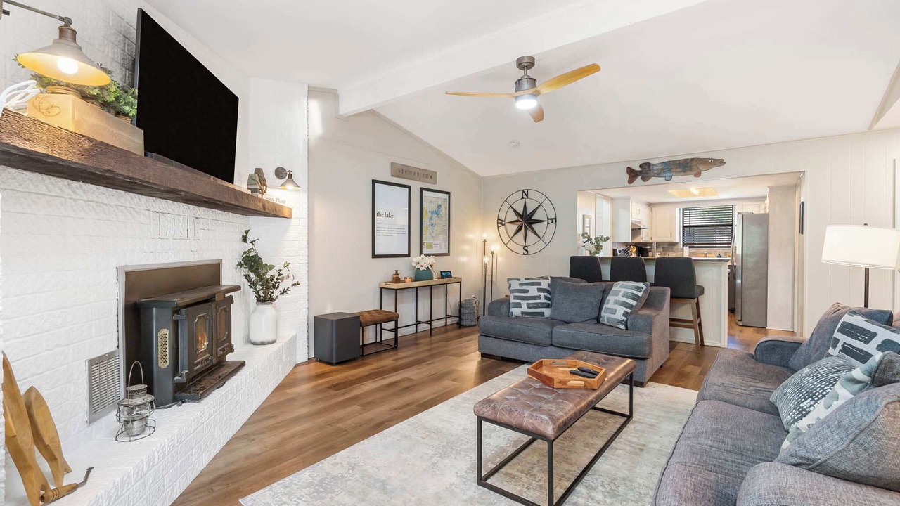 Photo of Livingroom in Beaver Shores