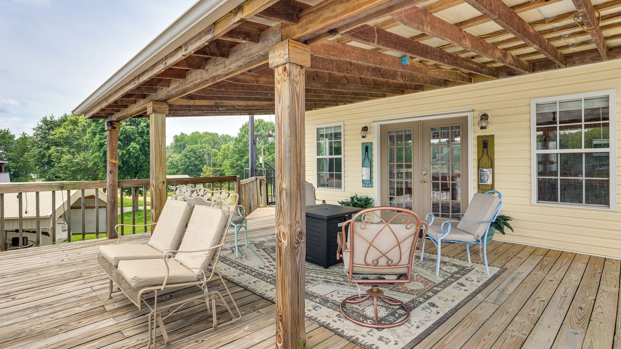 Photo of Patio Balcony in Morris Chapel