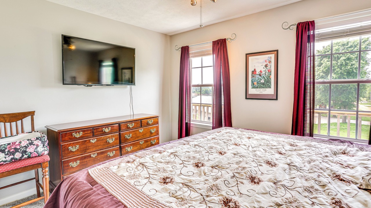 Photo of Bedroom in Morris Chapel