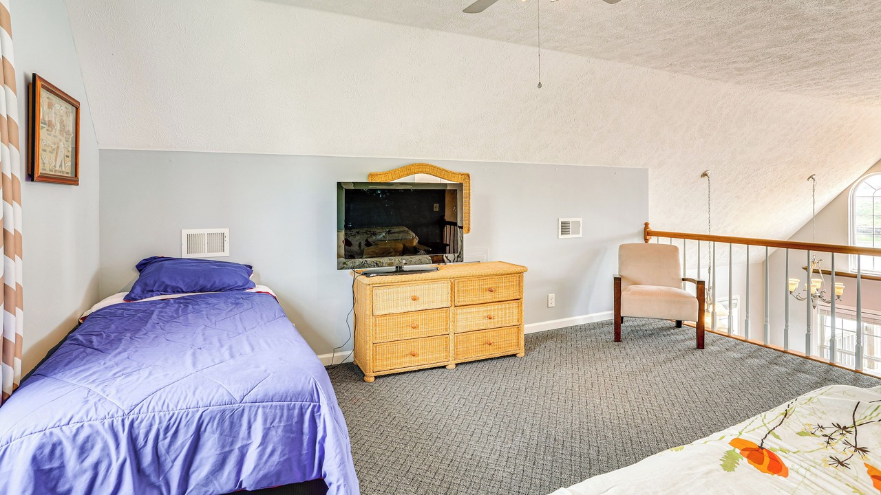 Photo of Bedroom in Morris Chapel