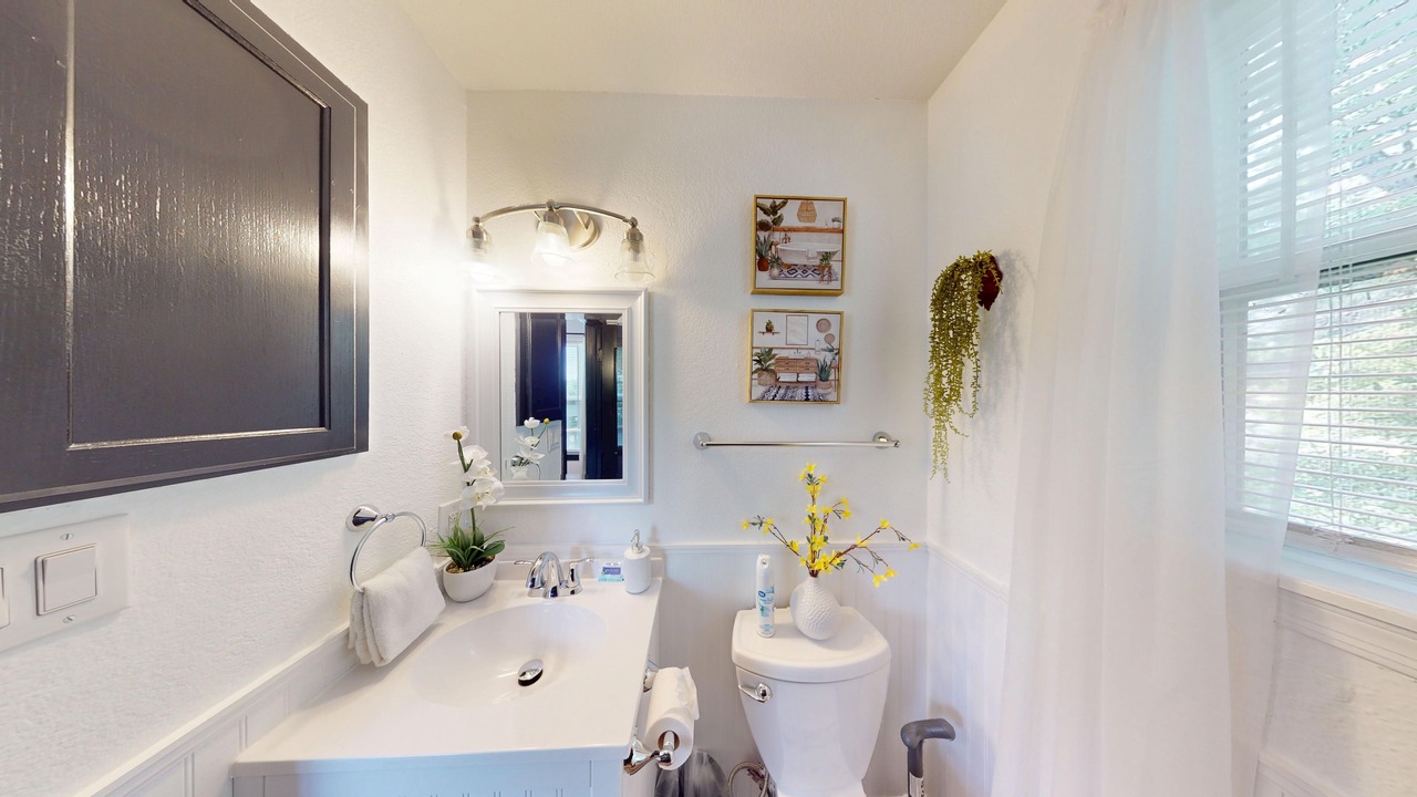 Photo of Bathroom in Piney