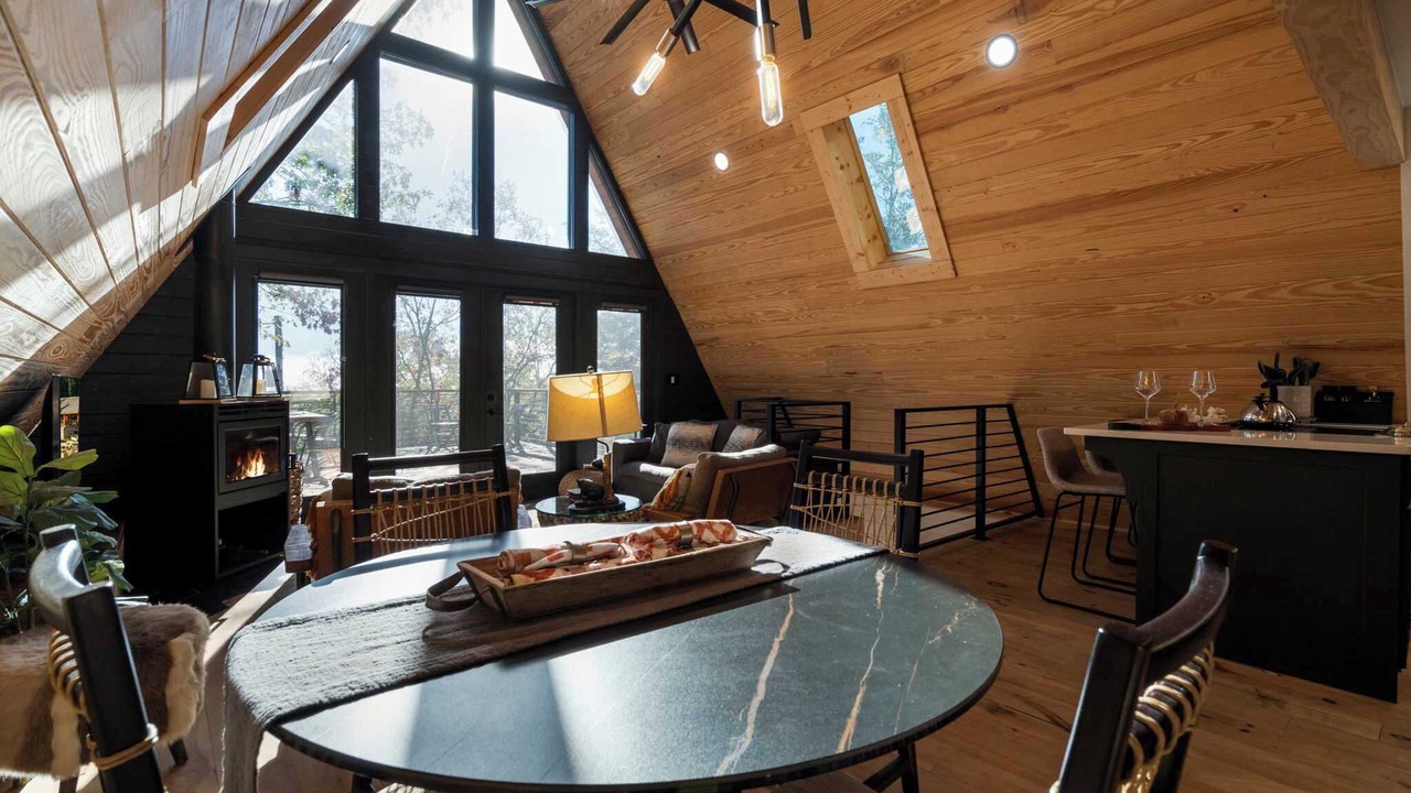 Photo of Livingroom in Lost Bridge Village