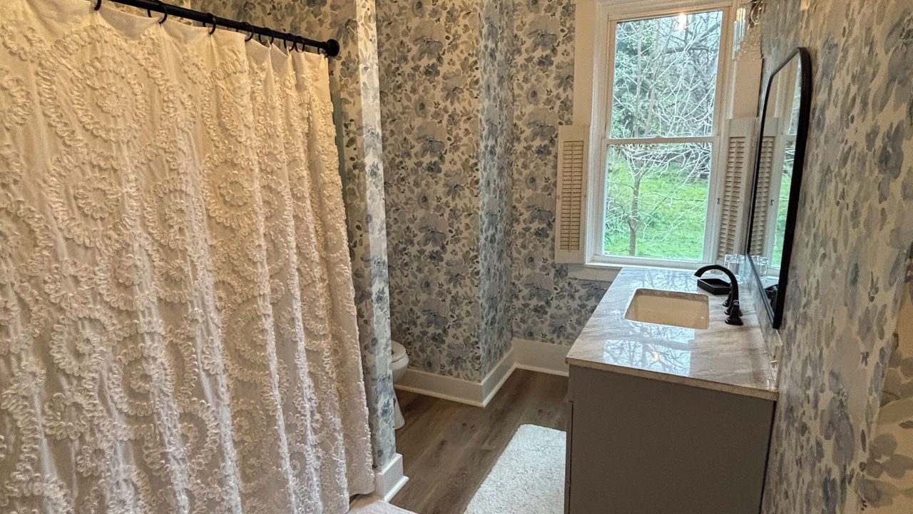 Photo of Bathroom in Kuttawa