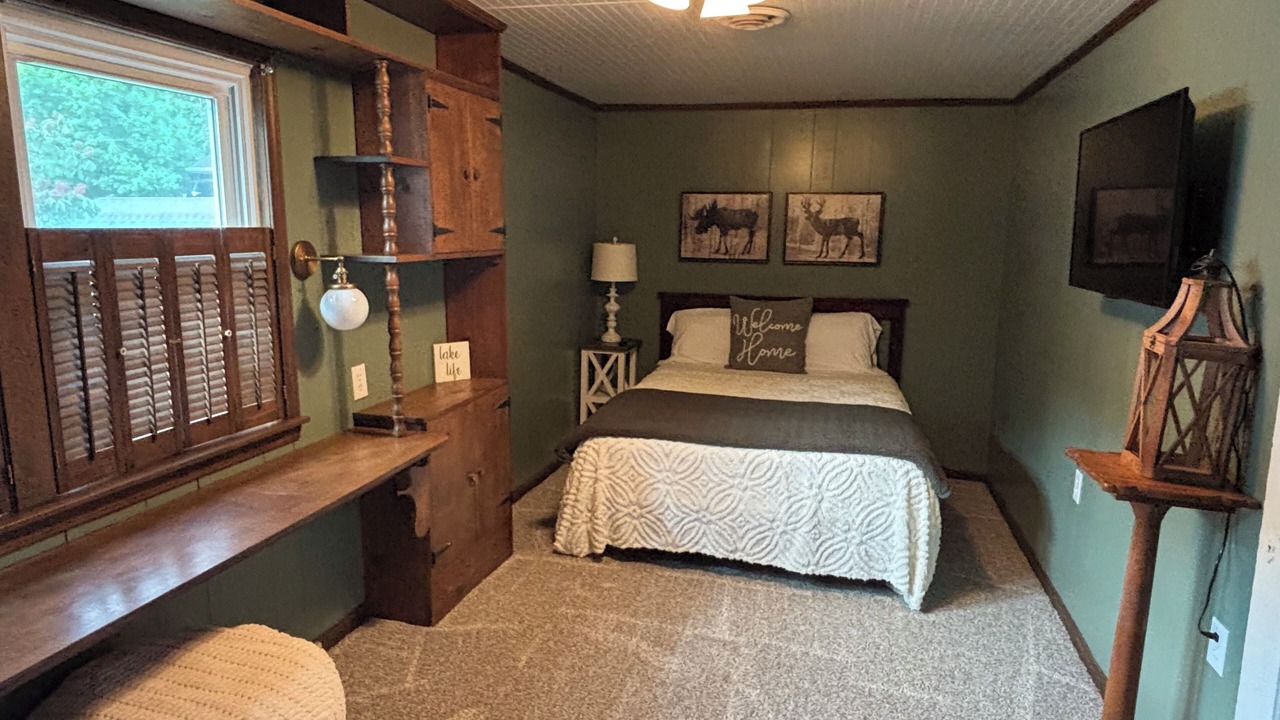 Photo of Bedroom in Kuttawa