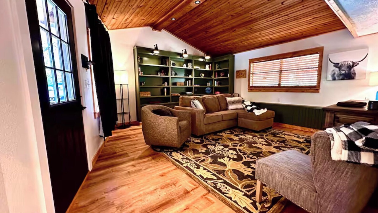 Photo of Livingroom in Harrison