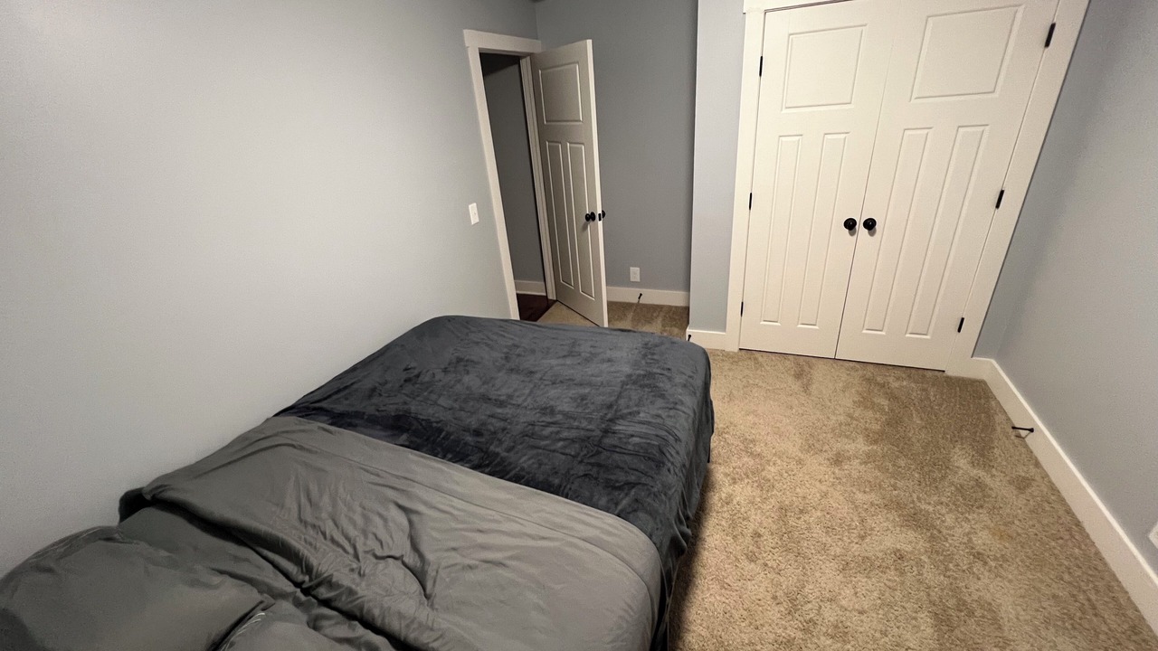 Photo of Bedroom in Urbandale Nations