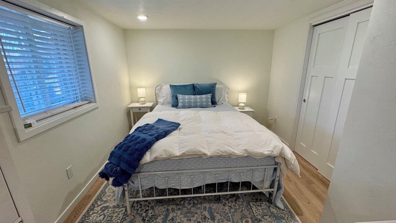 Photo of Bedroom in King