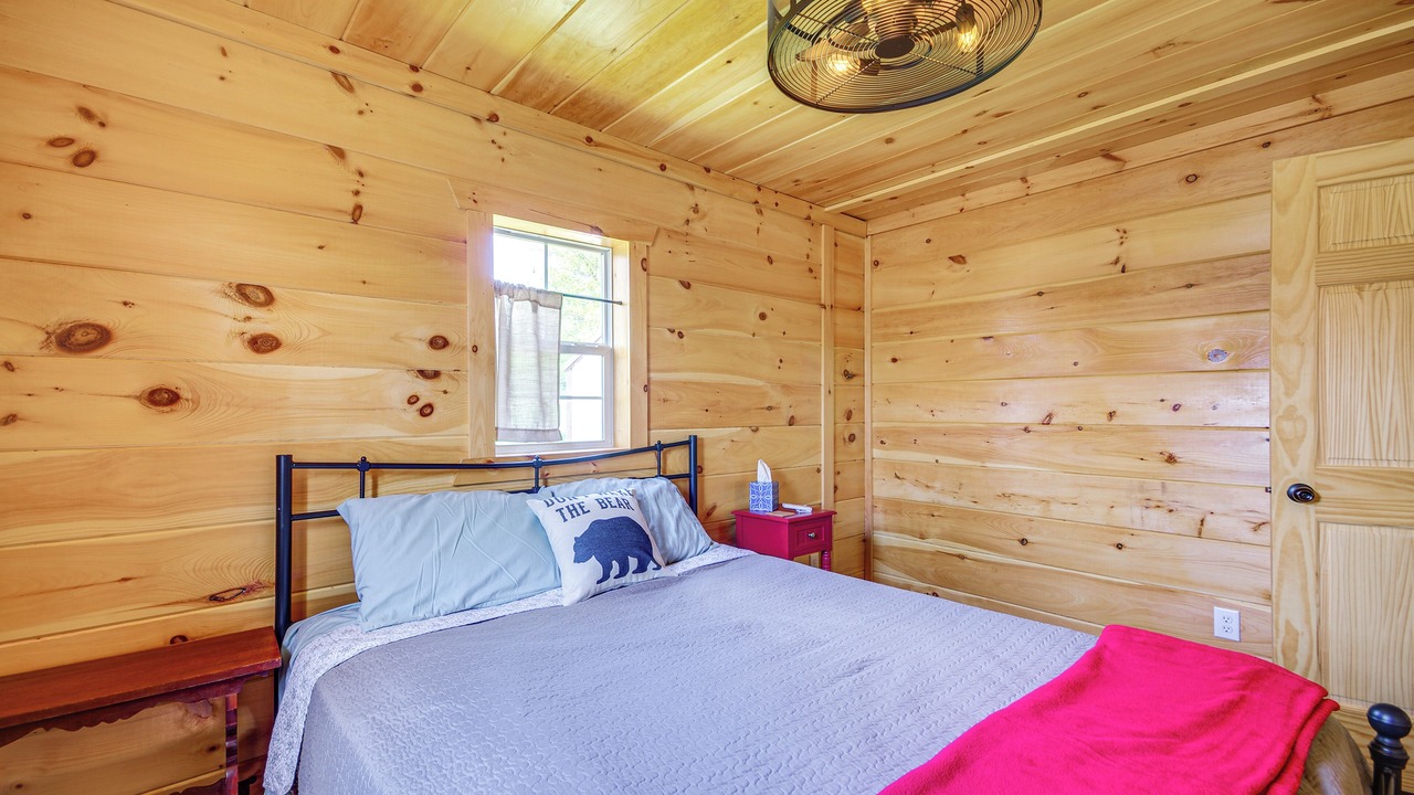 Photo of Bedroom in Urbana