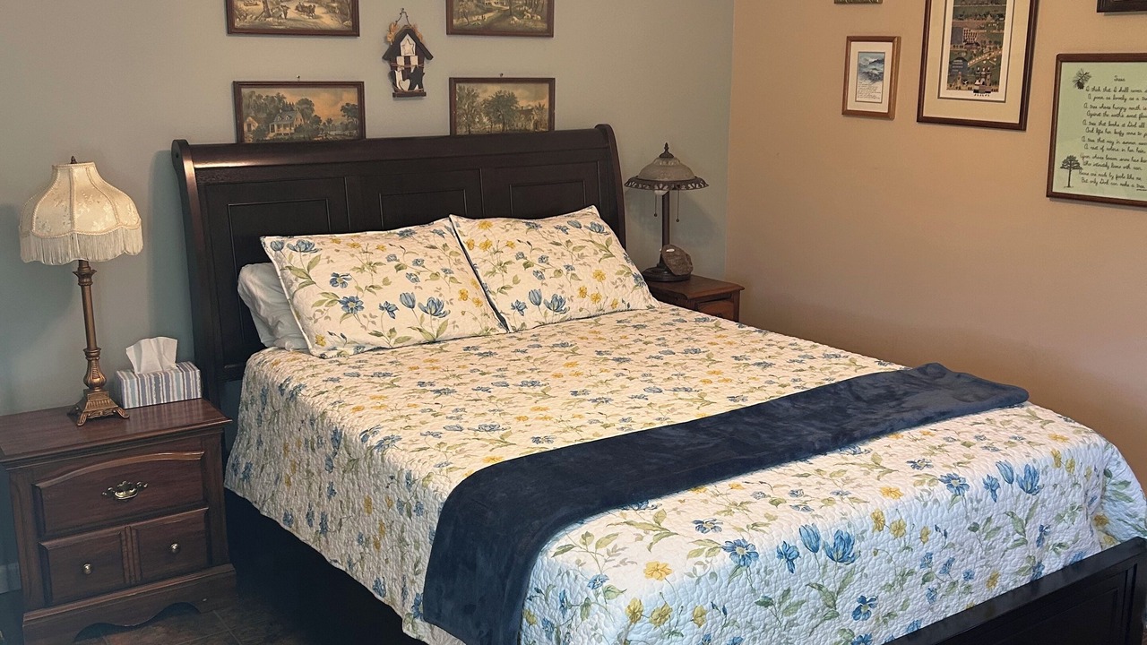 Photo of Bedroom in Maryville