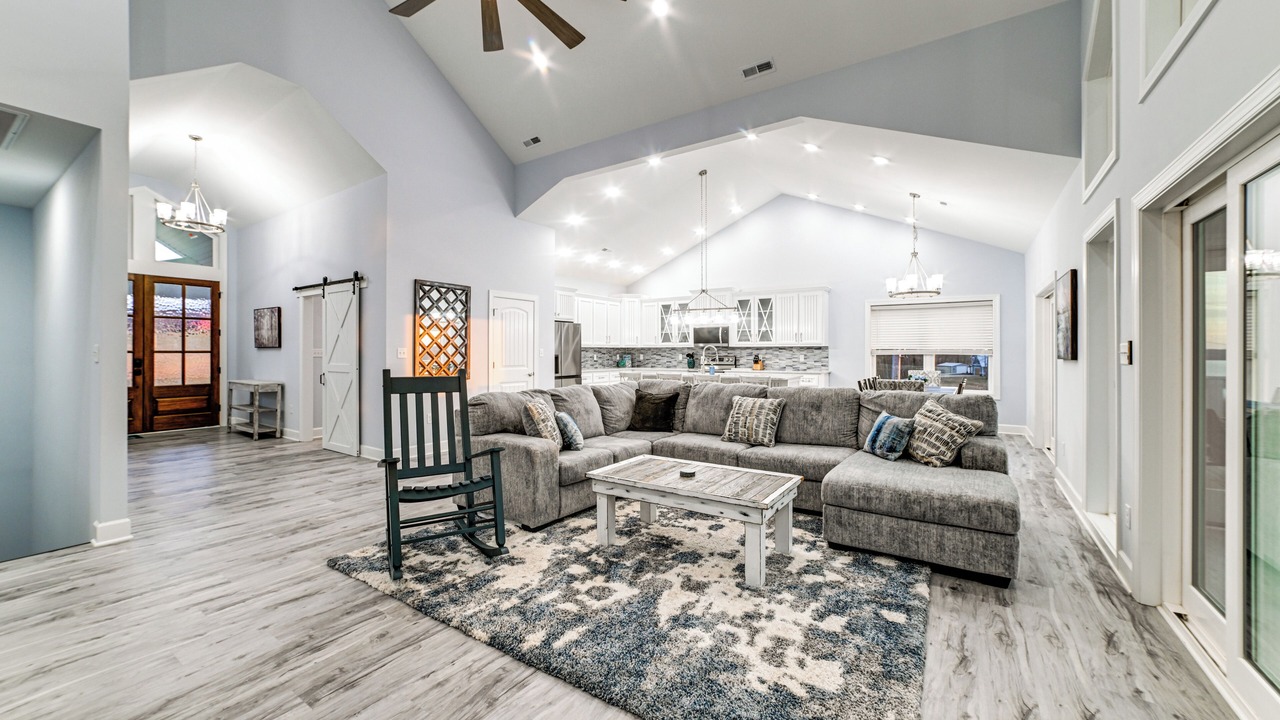 Photo of Livingroom in Waverly