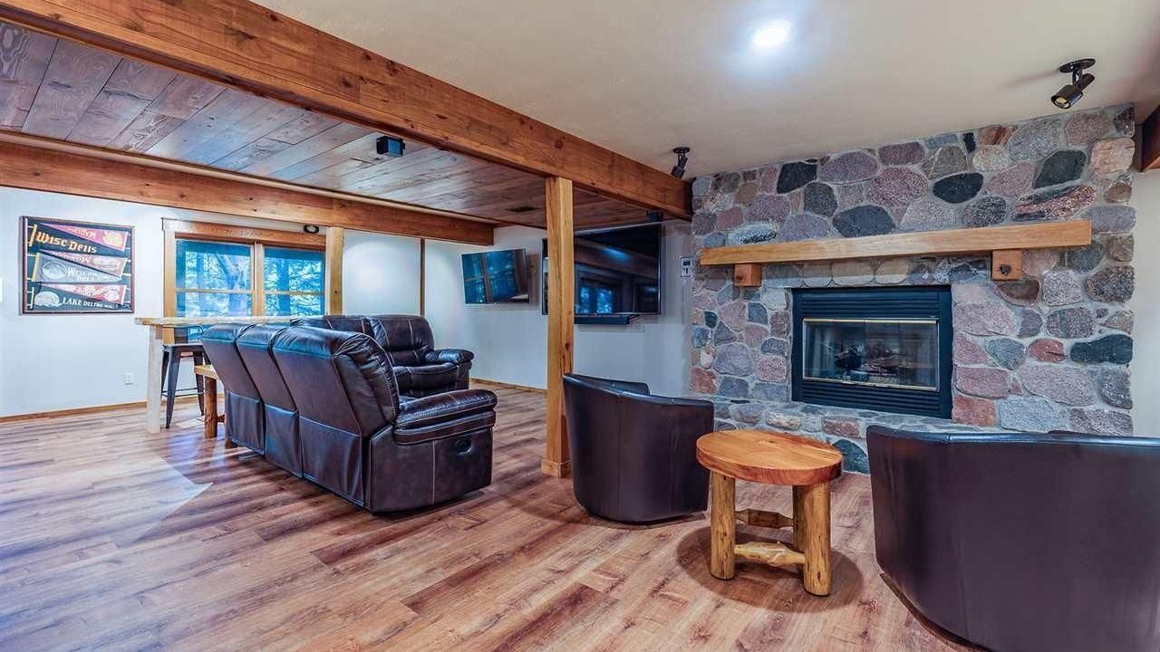 Photo of Livingroom in Lake Delton