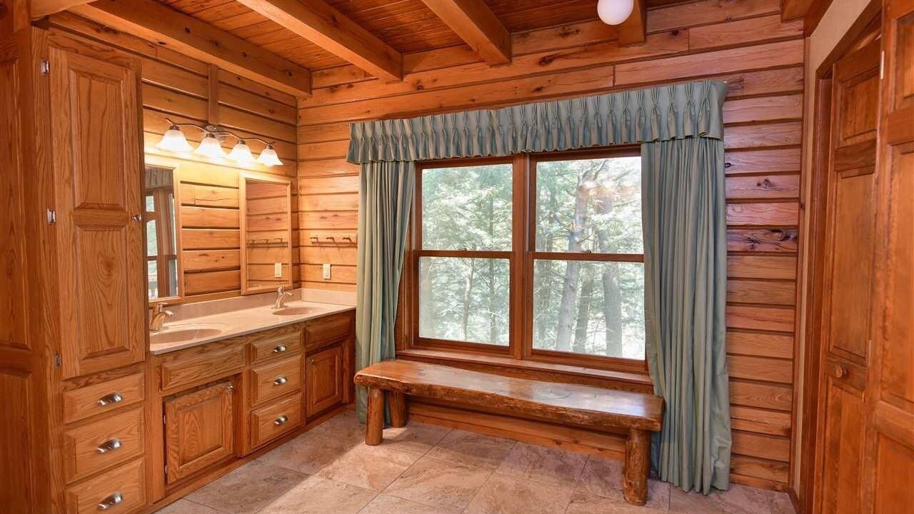 Photo of Bathroom in Lake Delton