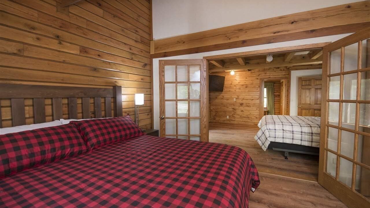 Photo of Bedroom in Lake Delton