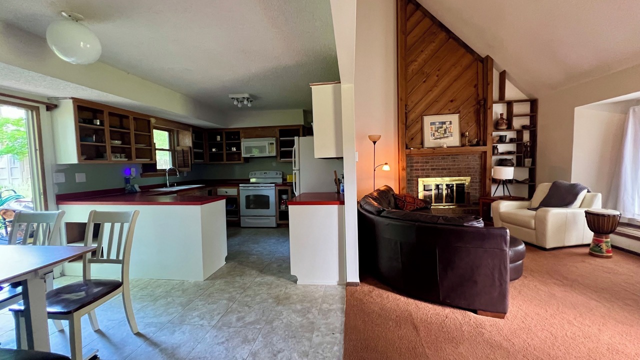 Photo of Livingroom in Lawrence
