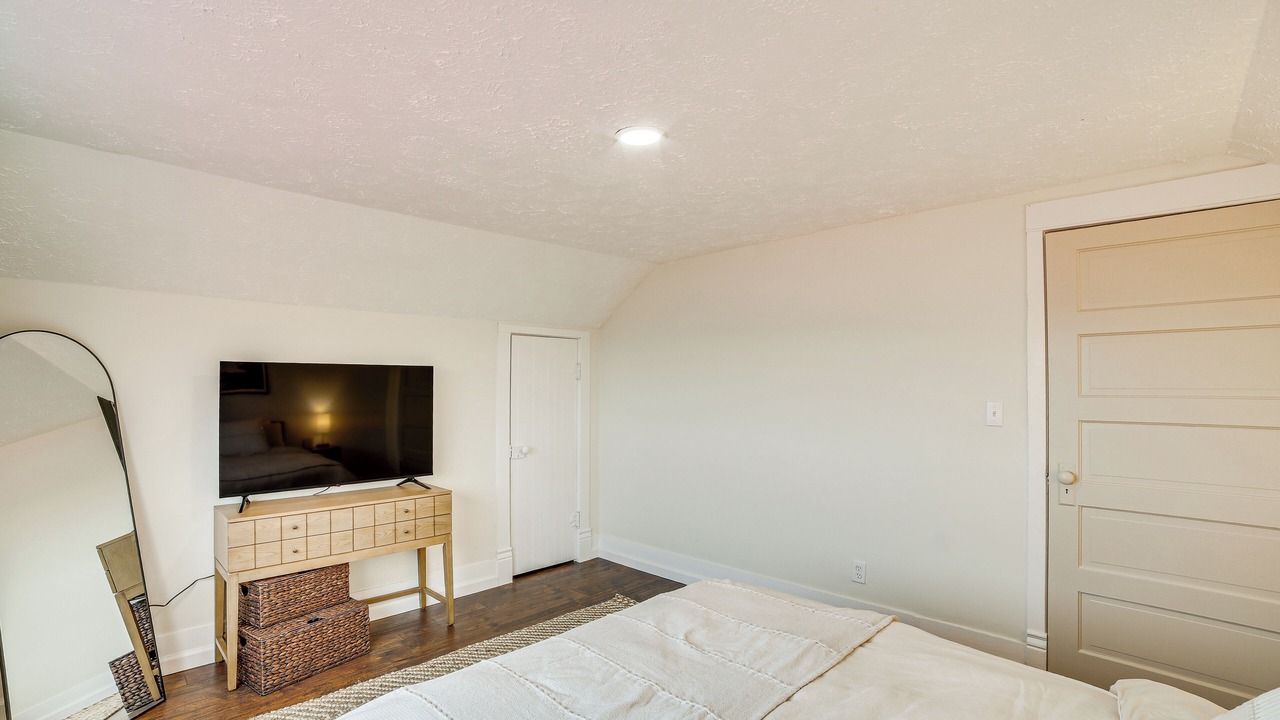 Photo of Bedroom in Oak Grove