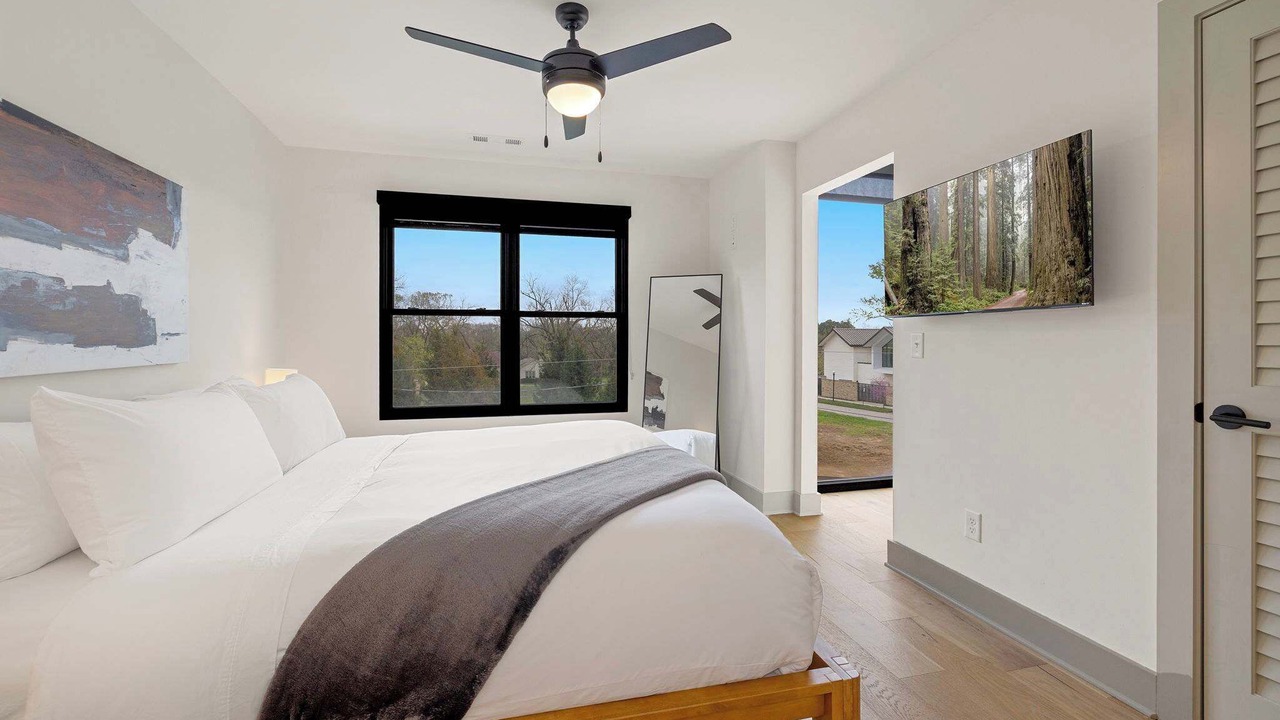 Photo of Bedroom in Downtown
