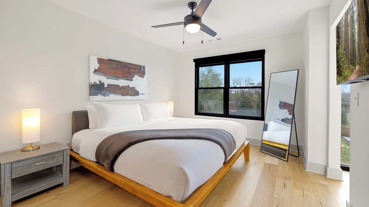Photo of Bedroom in Downtown