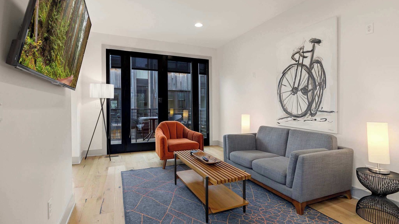 Photo of Livingroom in Downtown