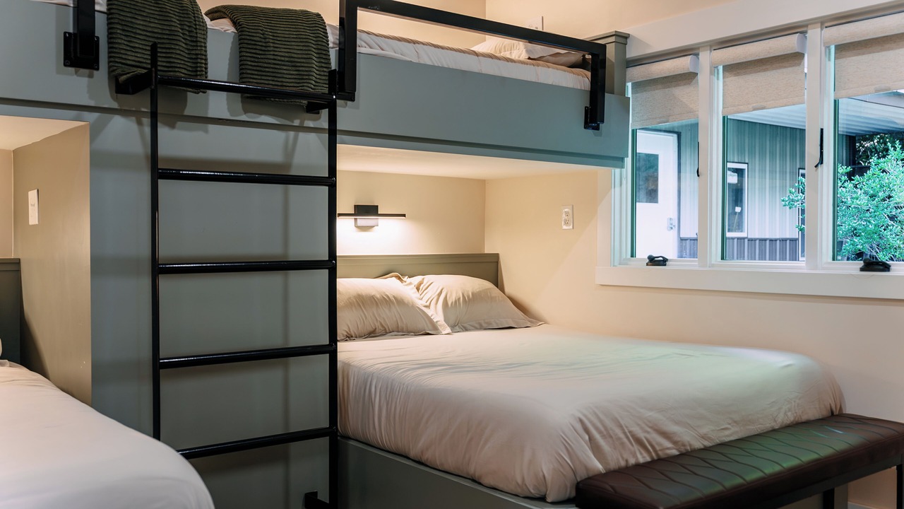 Photo of Bedroom in Shoals
