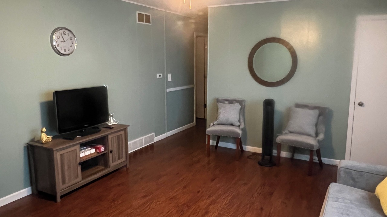 Photo of Livingroom in Courtland