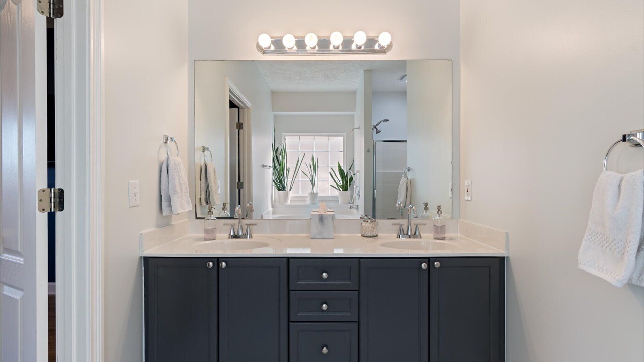 Photo of Bathroom in Hurwood Heights