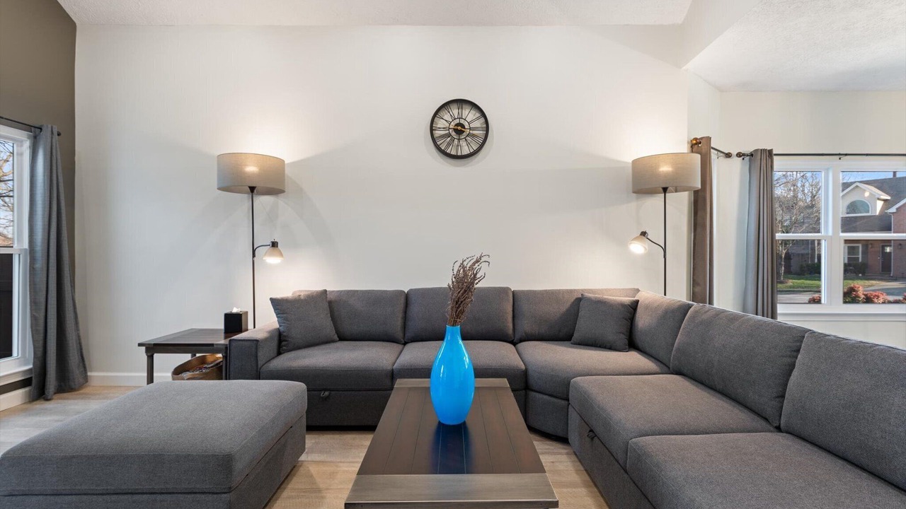 Photo of Livingroom in Hurwood Heights