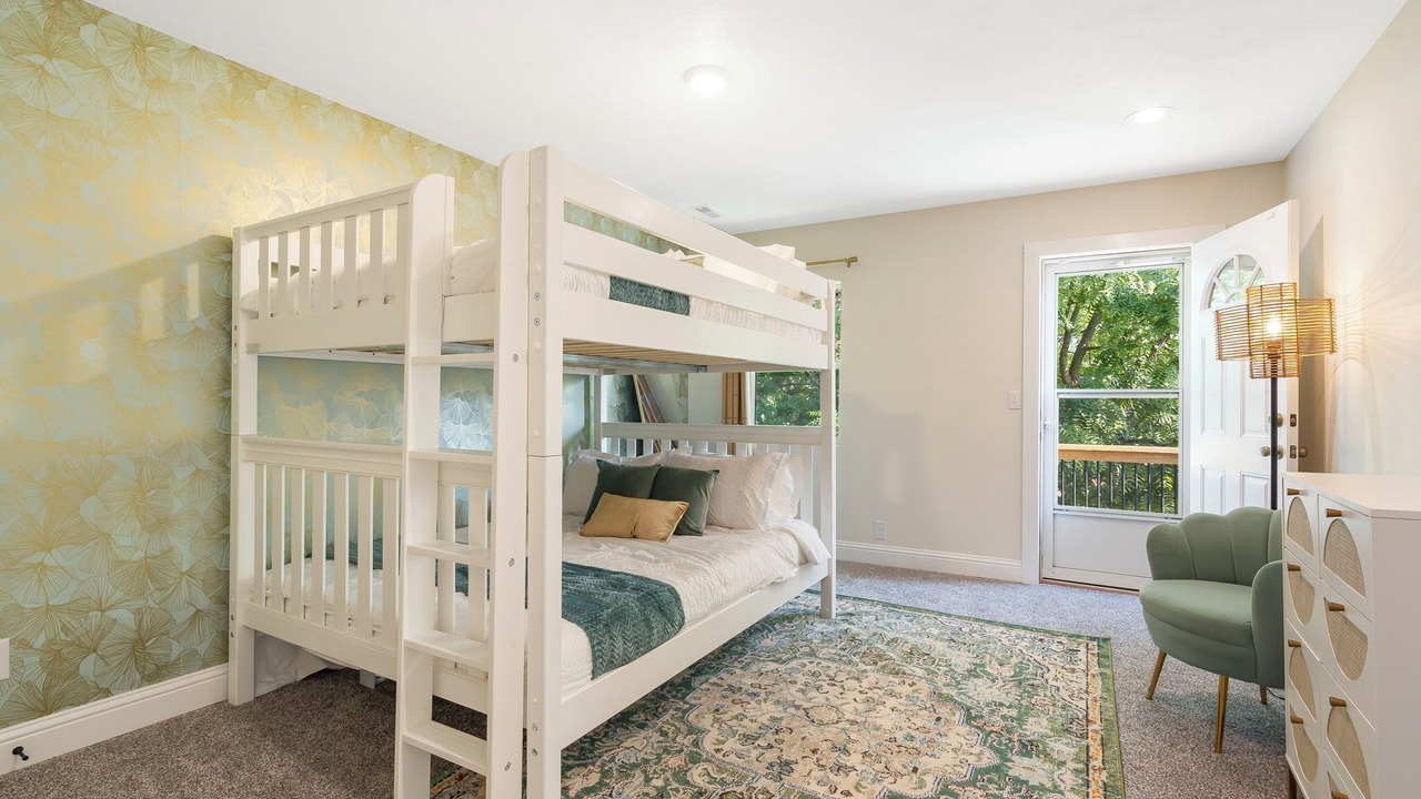 Photo of Bedroom in Midtown