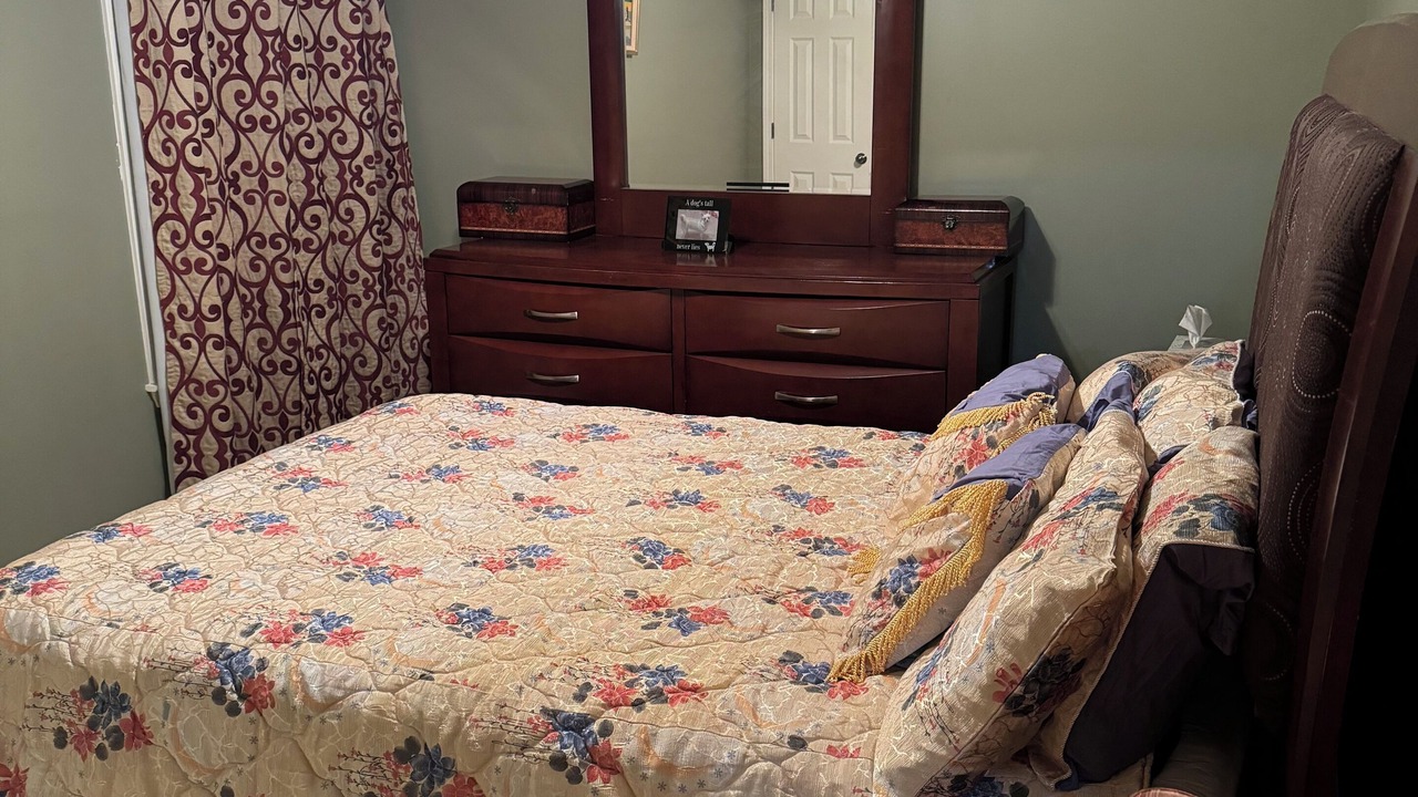 Photo of Bedroom in Gray's Creek