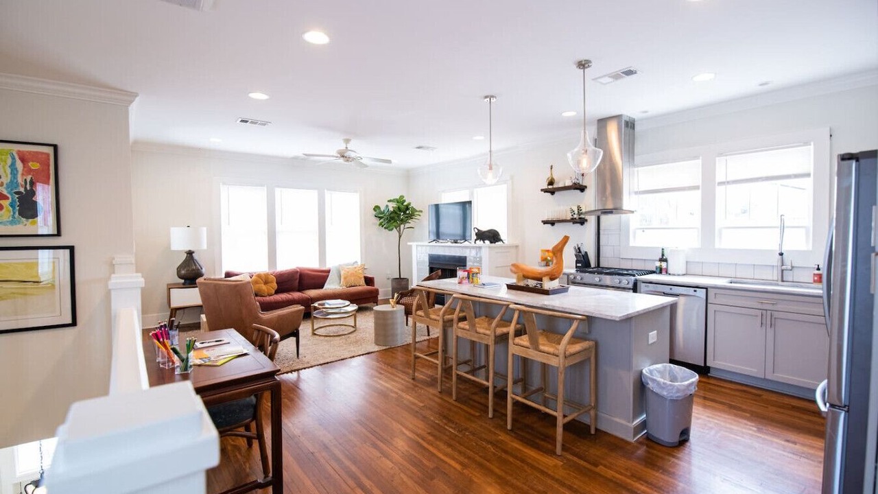 Photo of Livingroom in Capital View