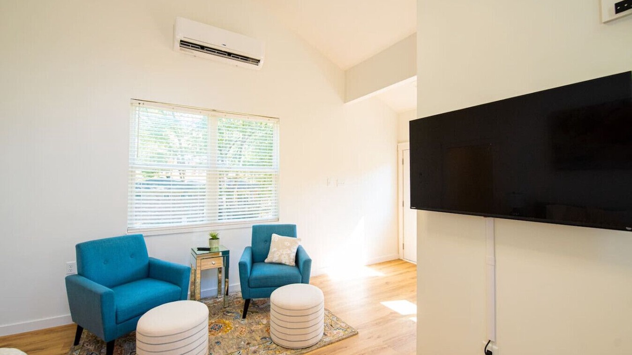 Photo of Livingroom in Midtown