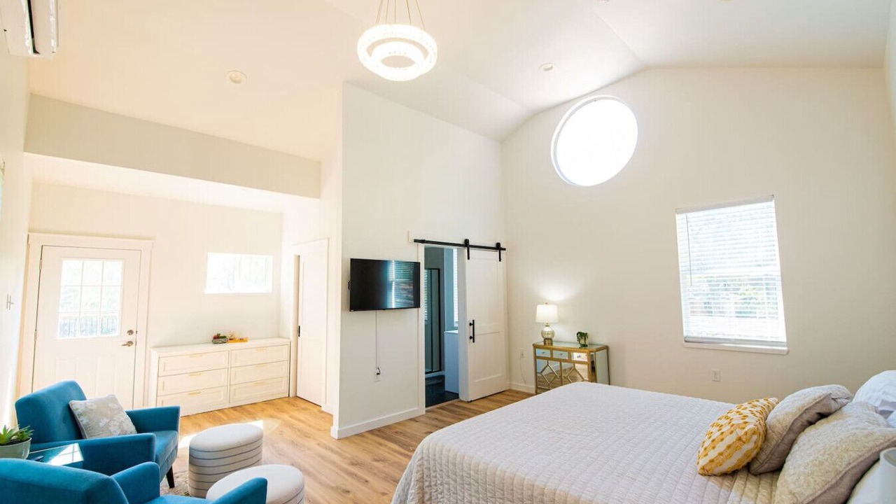 Photo of Bedroom in Midtown