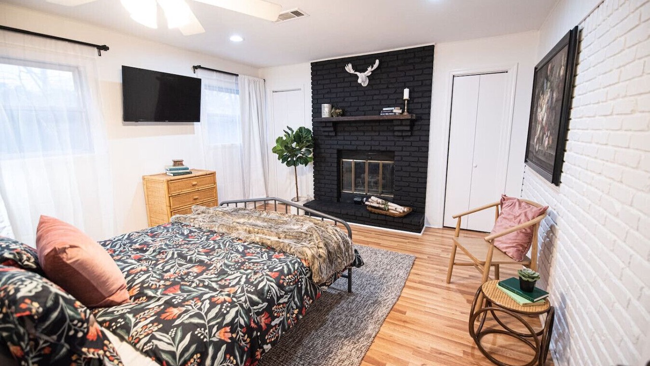 Photo of Bedroom in Midtown