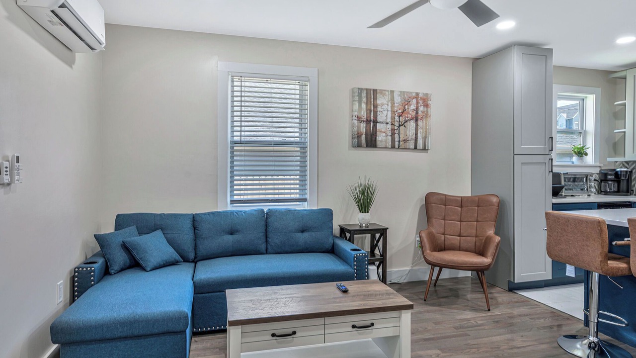 Photo of Livingroom in Urbandale Nations