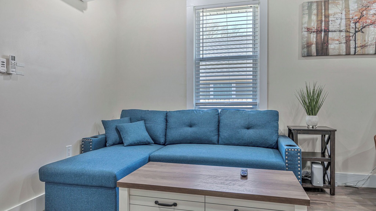 Photo of Livingroom in Urbandale Nations