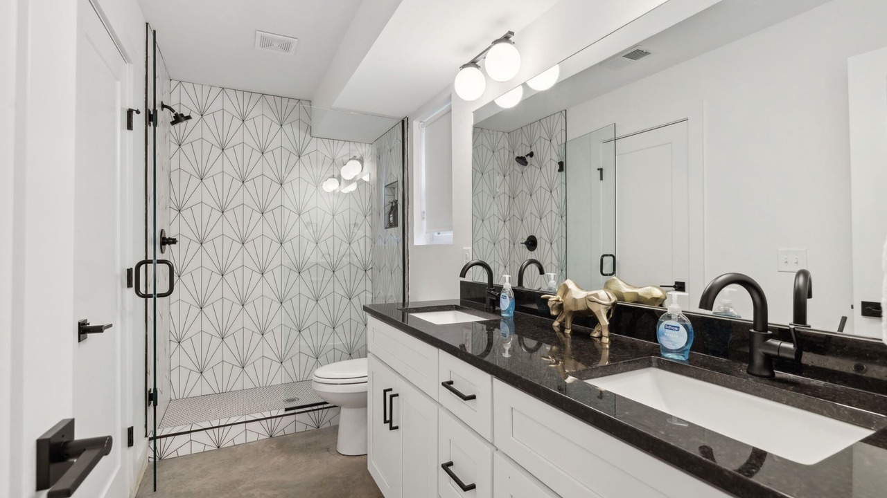 Photo of Bathroom in Haynes Area