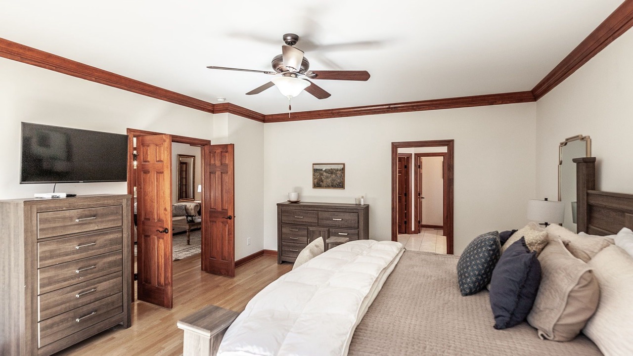 Photo of Bedroom in Hendersonville