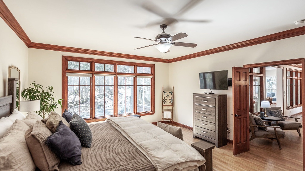 Photo of Bedroom in Hendersonville
