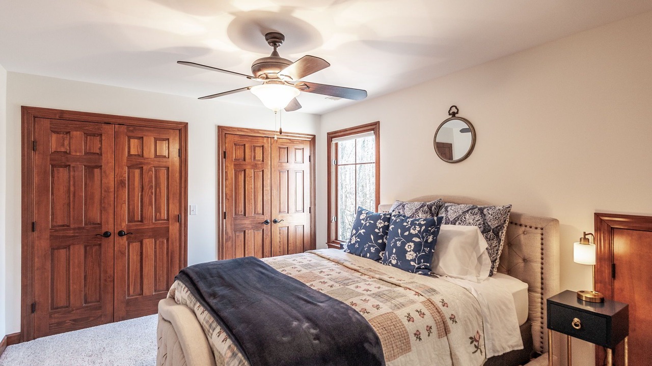 Photo of Bedroom in Hendersonville
