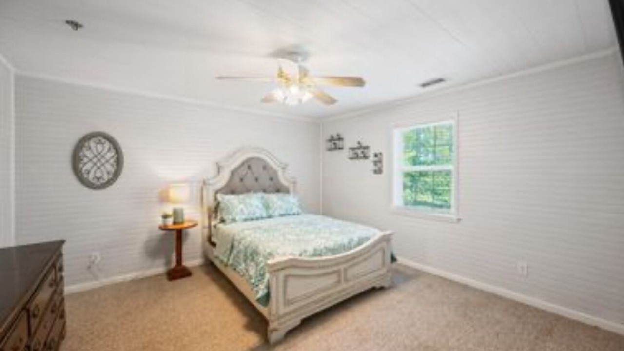Photo of Bedroom in Morris Chapel