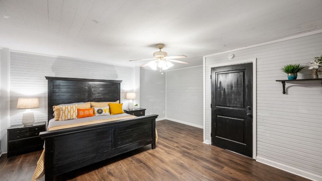 Photo of Bedroom in Morris Chapel