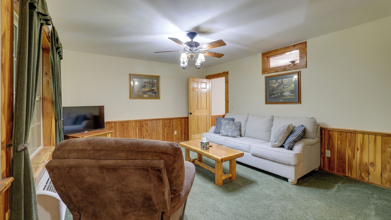 Photo of Livingroom in Sylvan Shores