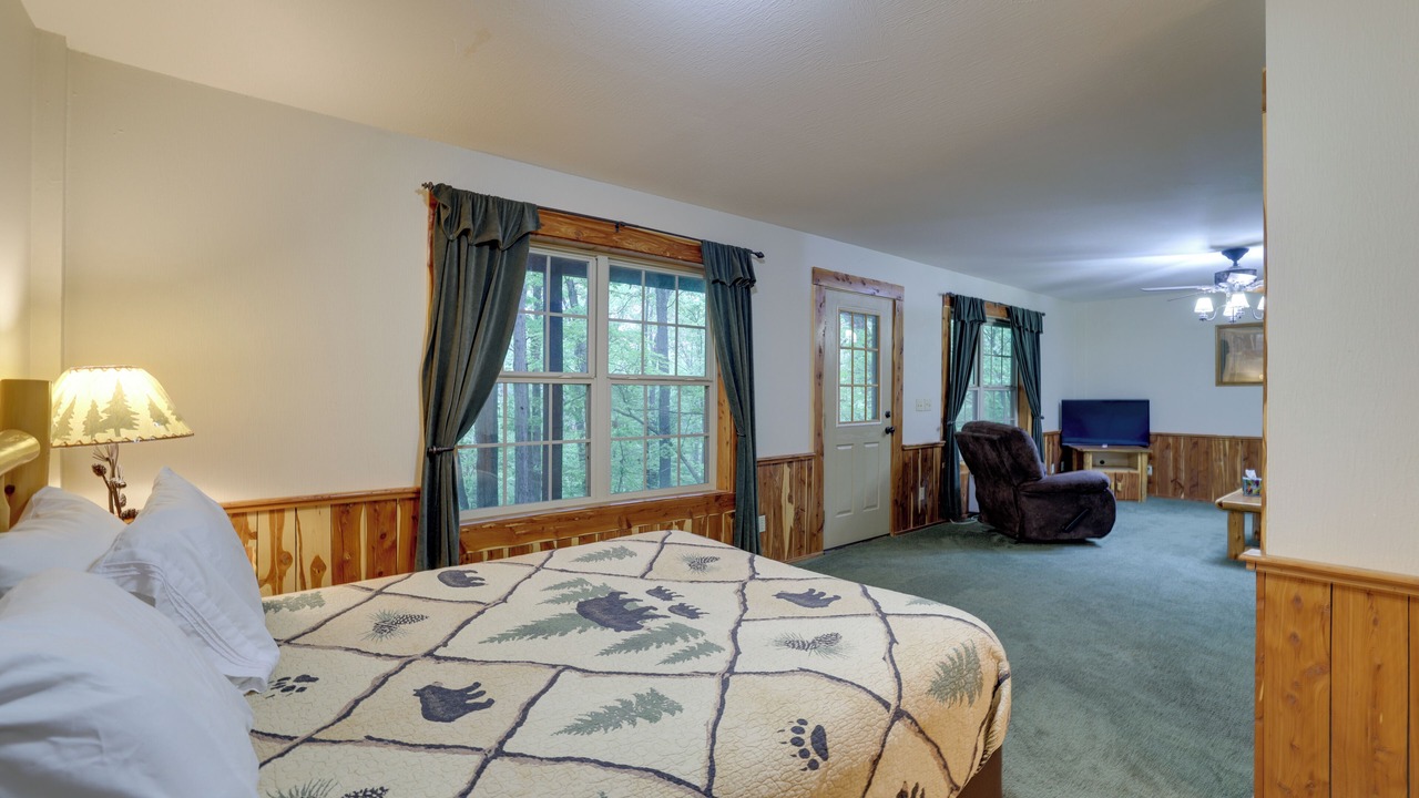 Photo of Bedroom in Sylvan Shores