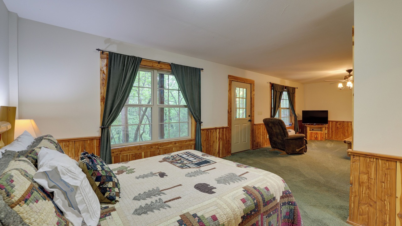 Photo of Bedroom in Sylvan Shores